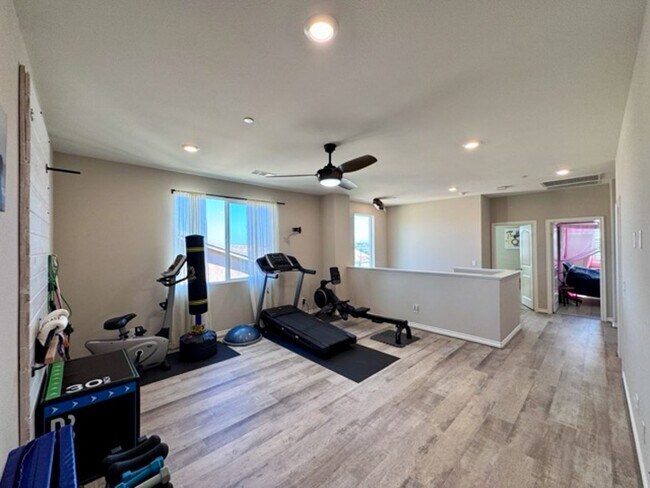 Building Photo - Stunning 5 Bedroom + Office Home with Priv...
