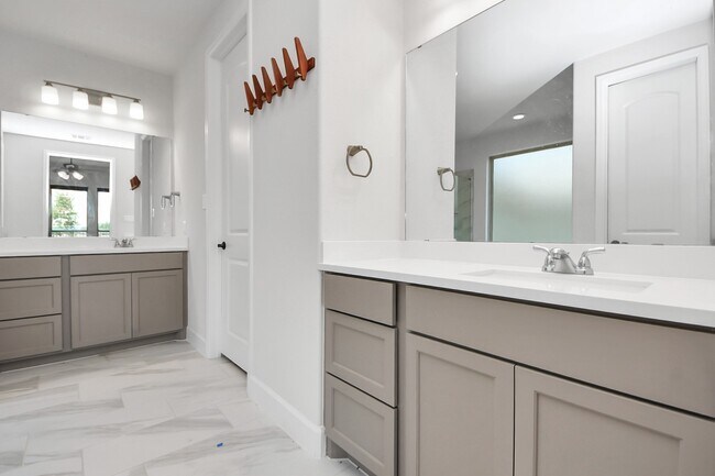 Building Photo - 2550 Forbidden Fig Row