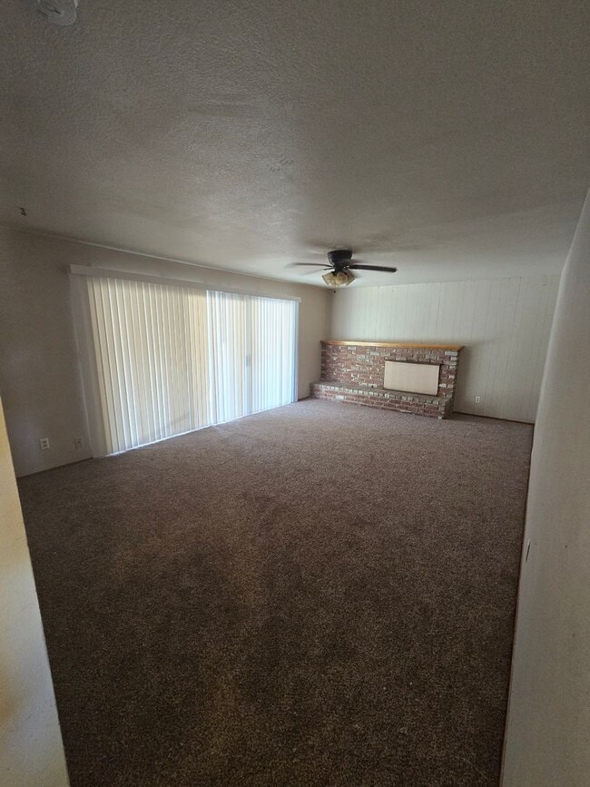 Building Photo - 1021 Orchid Ave
