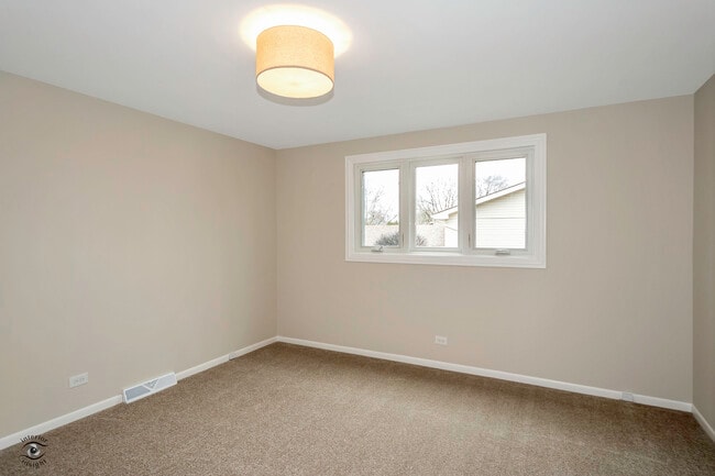 Building Photo - 14631 S Arboretum Dr