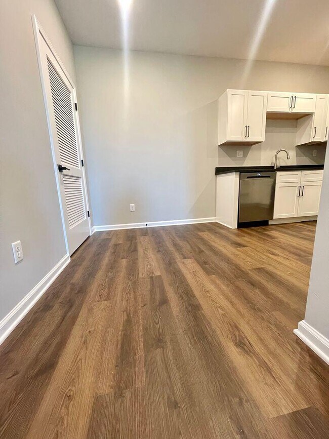 Building Photo - 111 Juniper Path