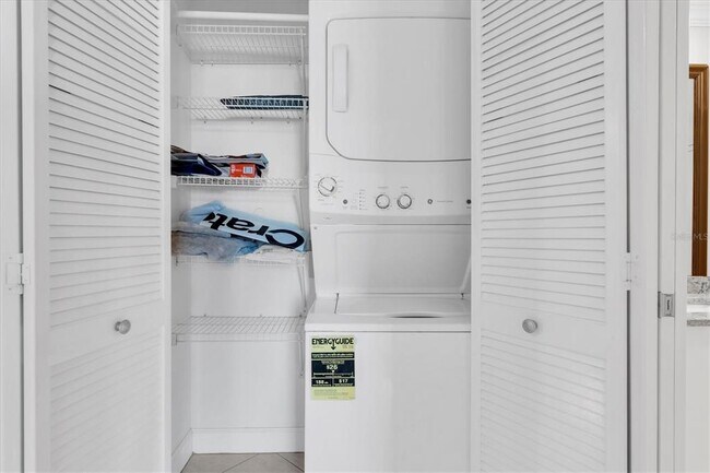 Building Photo - 4830 Osprey Dr S