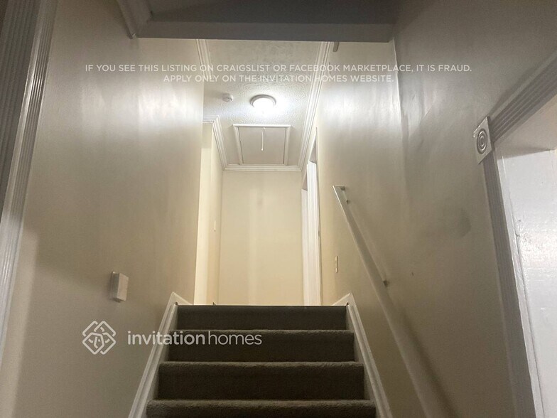 Building Photo - 155 Barrington Dr E