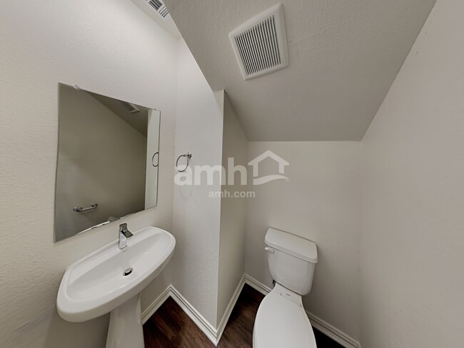 Building Photo - 2716 Geronimo Creek