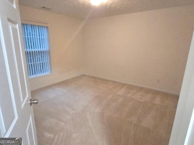 Building Photo - 3490 Southpointe Hill Dr NE