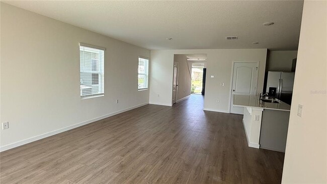 Building Photo - 2046 Walnut Crk Dr