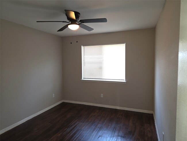 Building Photo - 6303 Gladewell Dr