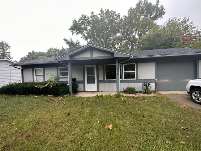 Building Photo - Sylvania Home!