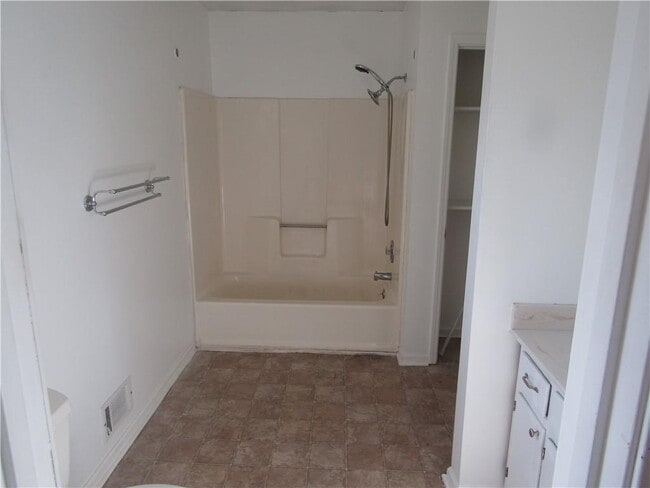 Building Photo - 1106 Westwood Pl SW