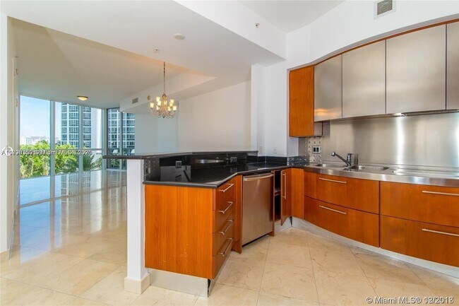 Building Photo - 18101 Collins Ave