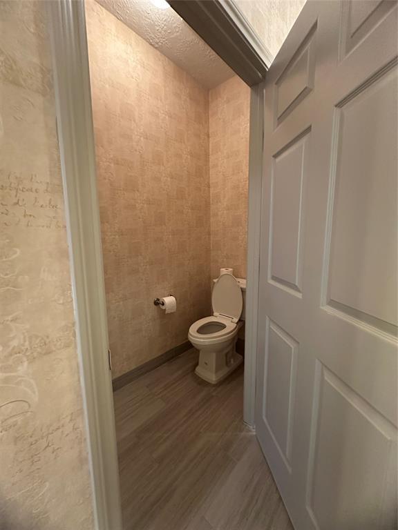 Building Photo - 2027 Marchwood Manor Dr