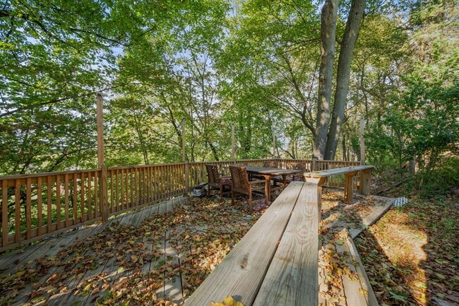 Building Photo - Furnished Rental in Shadyside