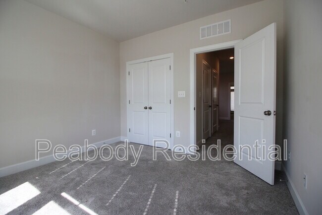 Building Photo - 14911 River Walk Way
