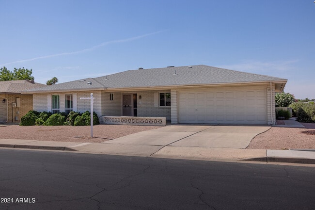 Building Photo - 4613 E Escondido Ave