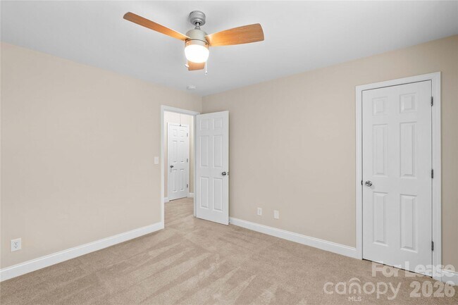 Building Photo - 697 Rebecca Jane Dr
