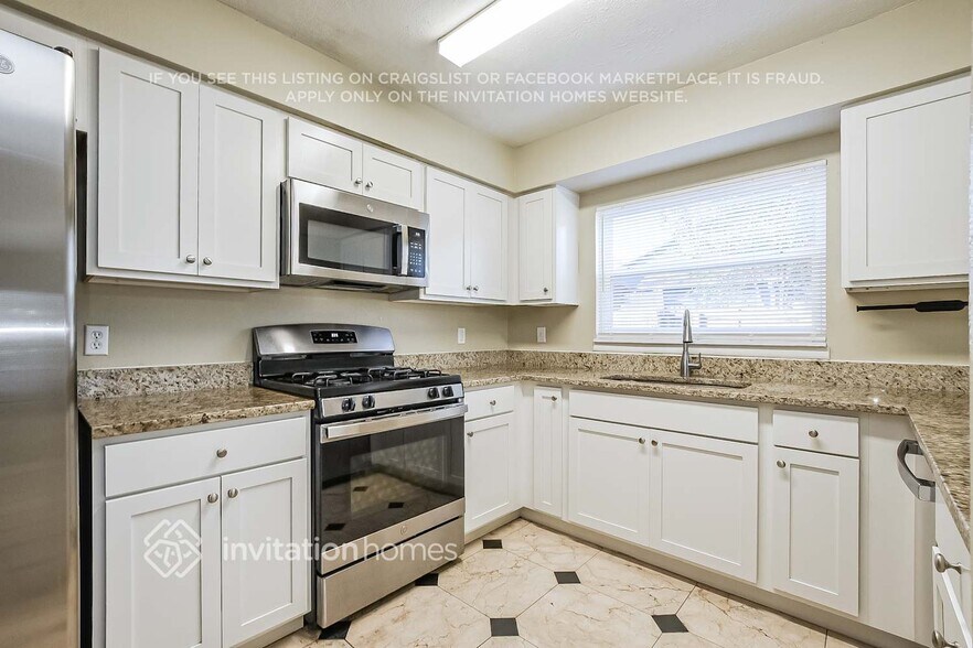 Building Photo - 9 N Aurora Dr