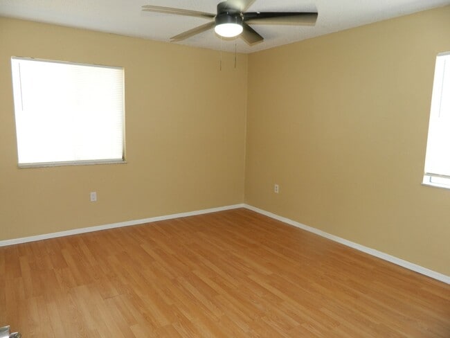 Building Photo - 1 Bed / 1 Bath Condo with Balcony – Seminole County – Water Included!