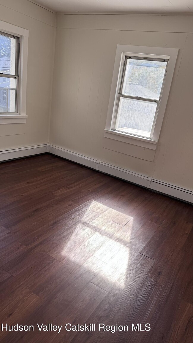 Building Photo - 626 NY-212