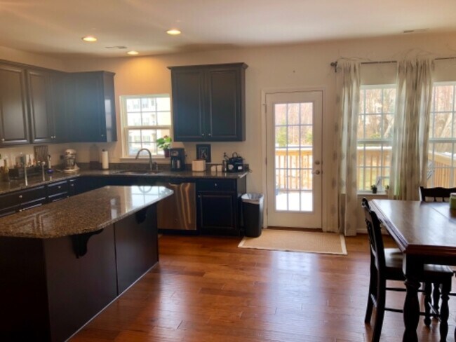 Building Photo - 39 Wallace Rd