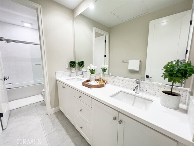 Building Photo - 115 Montero
