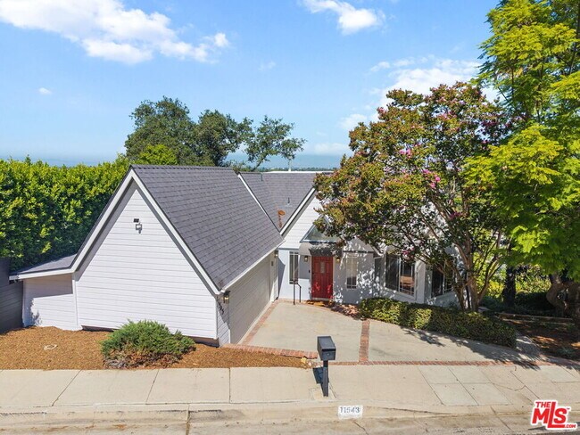 Building Photo - 11543 Sunshine Terrace