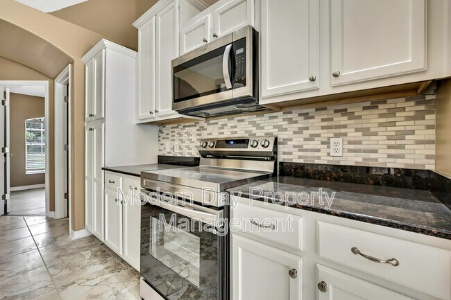 Building Photo - 12320 Papercraft Ave