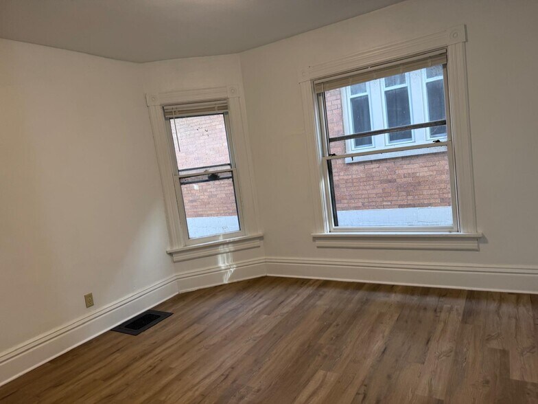 Building Photo - 2577 N Frederick Ave