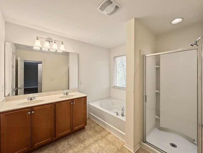 Building Photo - 5417 Black Maple Dr
