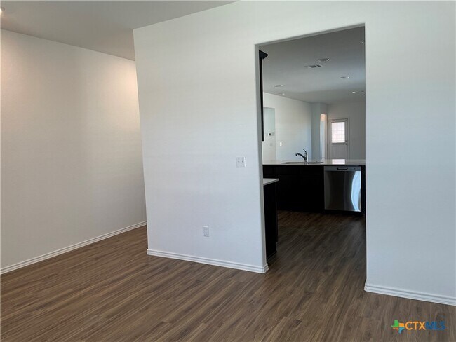 Building Photo - 214 Escondido Cir