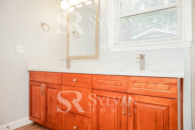 Building Photo - Lease today! No extra charge for contentment and relaxation!