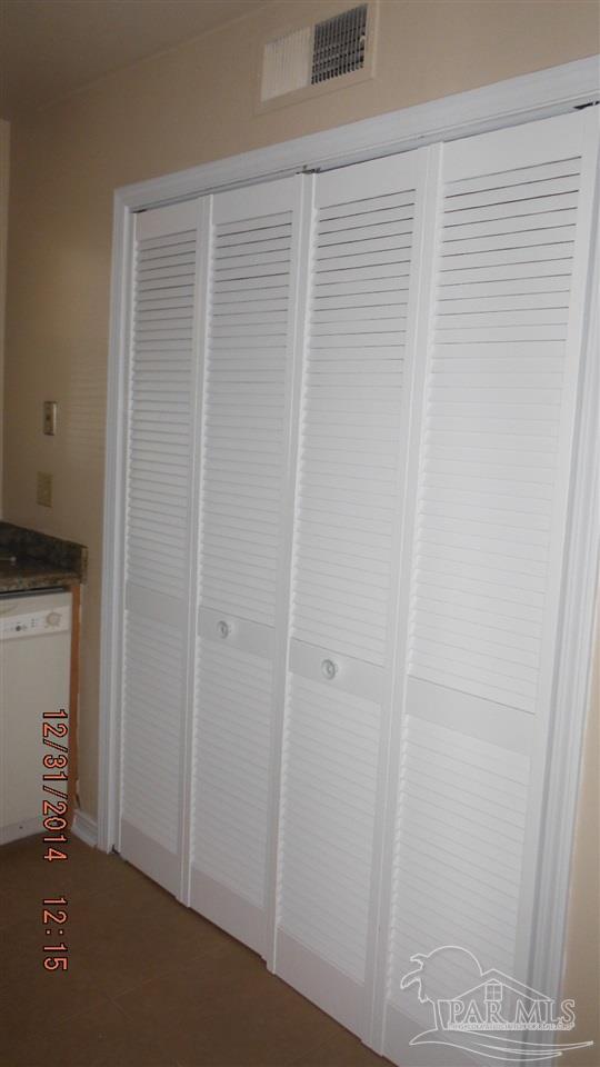 Building Photo - 2361 Sugartree Ct