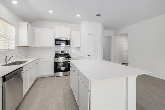 Building Photo - 105 Arbordale St