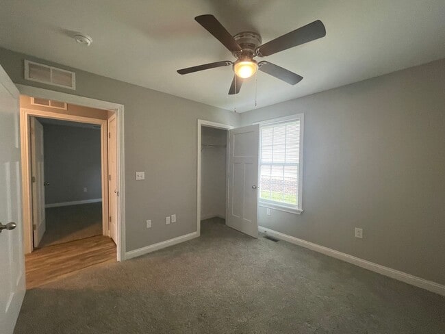 Building Photo - 3 Ranch Single Family Home- Fitness, Pools...