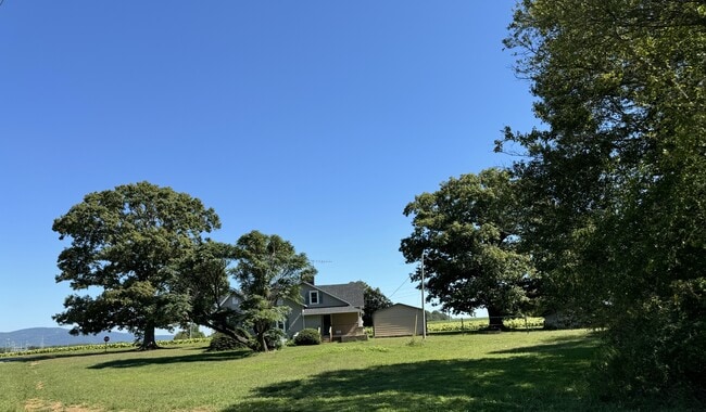 Building Photo - 1275 N Lomax Rd