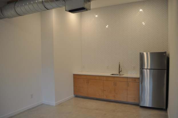 Building Photo - 1417 Highland Blvd
