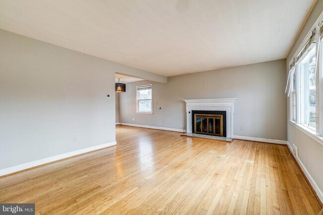 Building Photo - 2809 Pierpont St