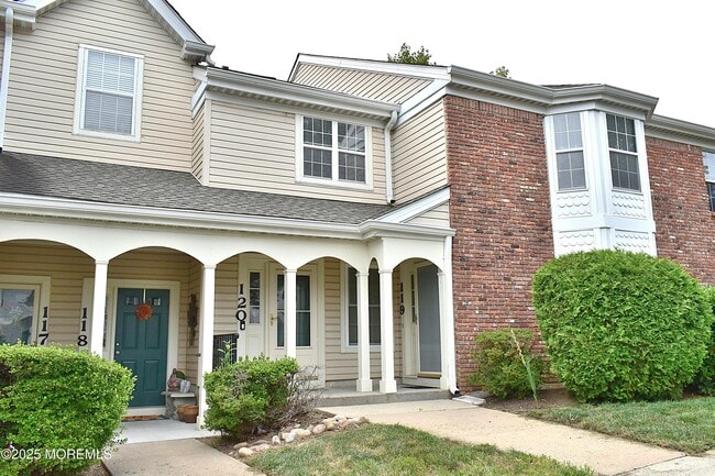 Primary Photo - 119 Hyacinth Ln