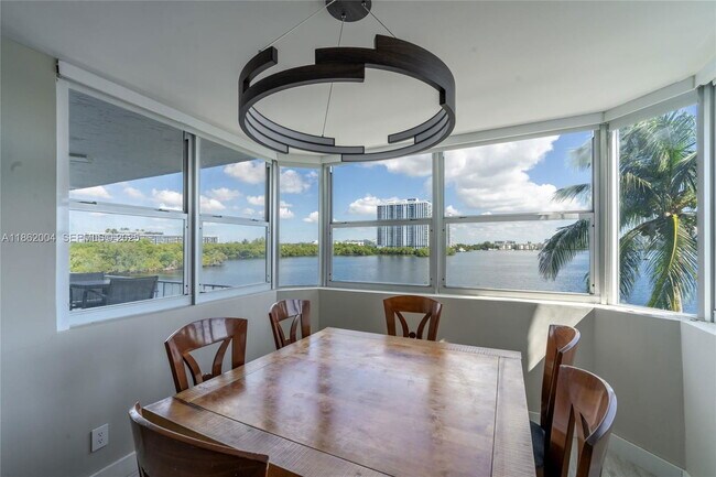 Building Photo - 16546 NE 26th Ave