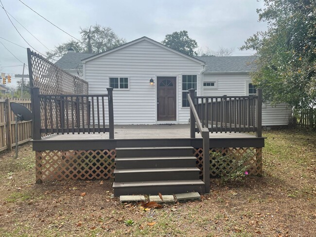 Building Photo - Historic Downtown Wilmington 3 Bedroom Home