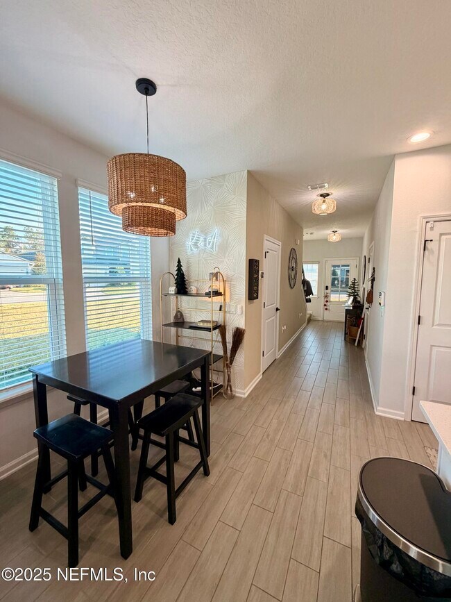 Building Photo - 293 Pine Bluff Dr