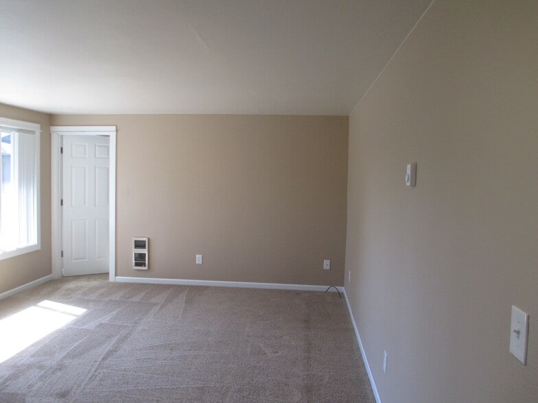 Building Photo - 3322 NE Lancaster St