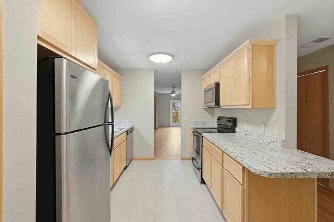 Building Photo - 8206 Starr Grass Dr