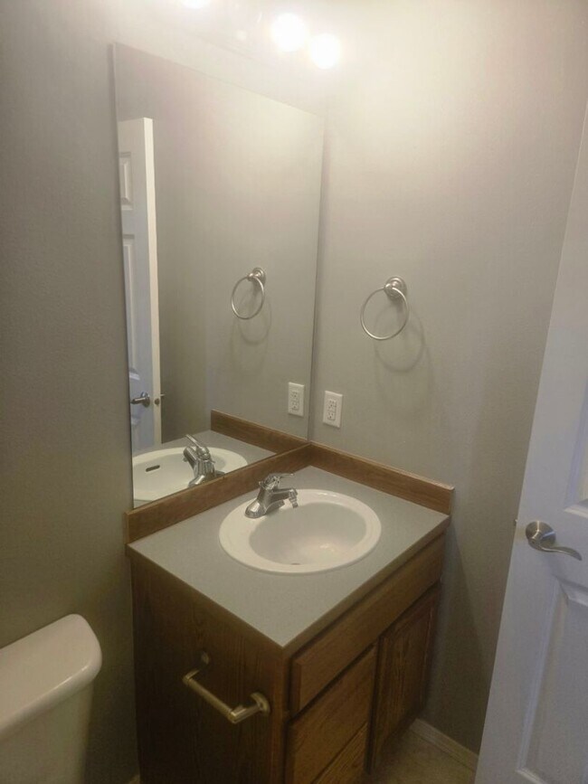 Building Photo - 3bd/2.5ba Maple Valley Home