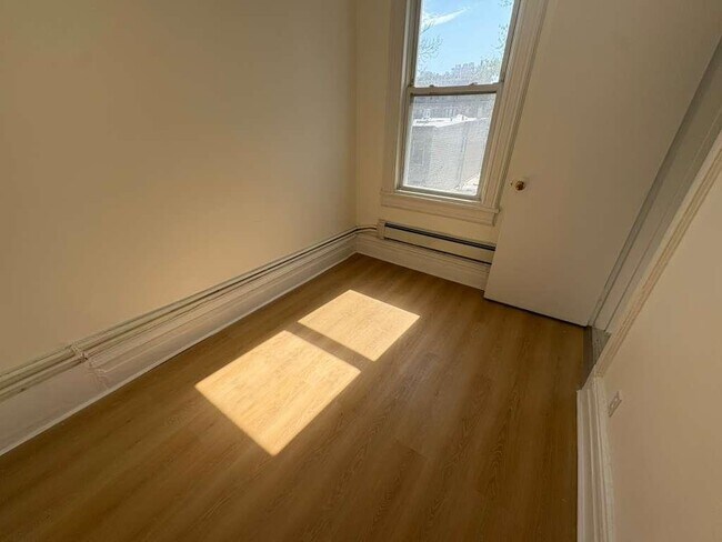 Building Photo - 4526 Brown St