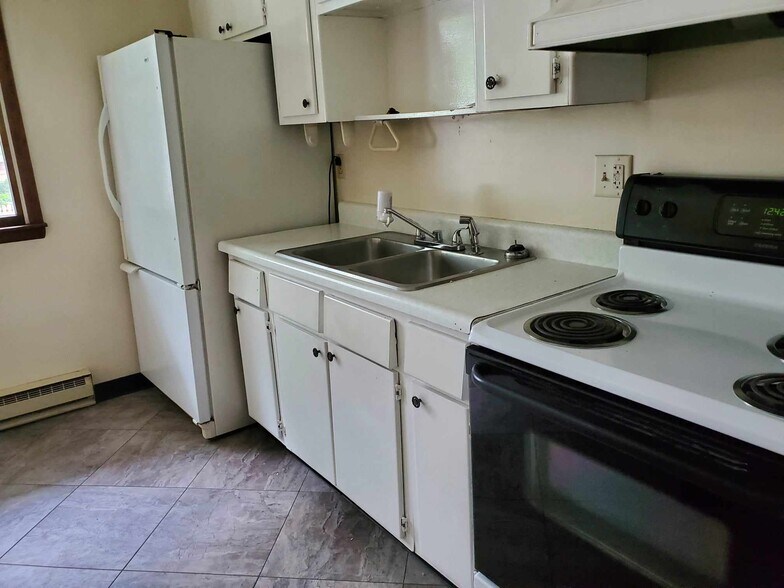 Building Photo - 435 Burns Ave