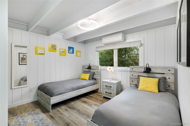 Building Photo - 54 Thompson Ave