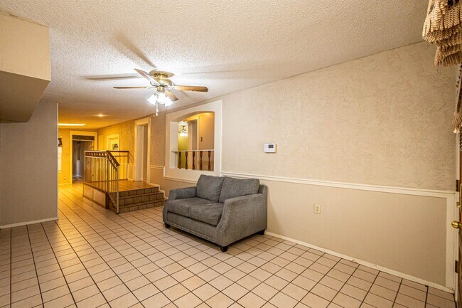 Building Photo - 2006 Piedra China St