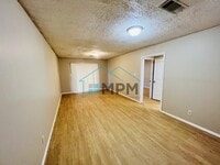 Building Photo - 141 Jennifer Ln