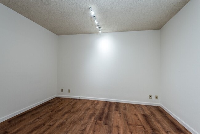 Building Photo - Harborside Waterfront 4 Bed/2.5 Bath Townhouse in Foster City