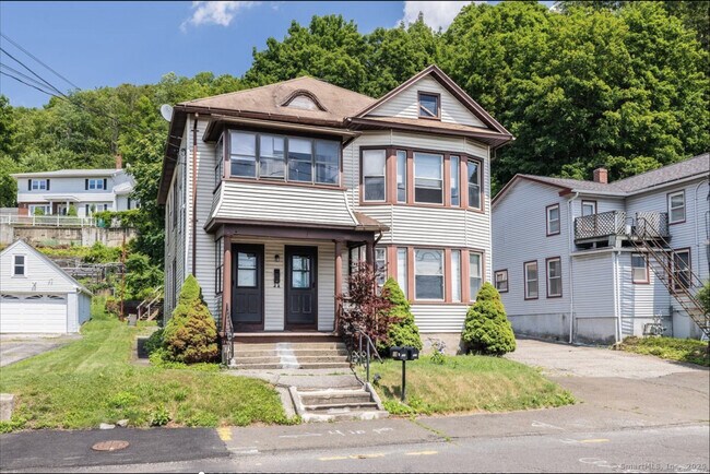 Primary Photo - 118-120 New Haven Ave